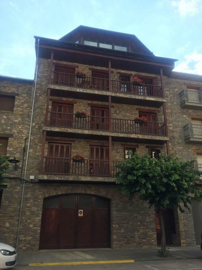 Apartament Neret II Sort Kültér fotó