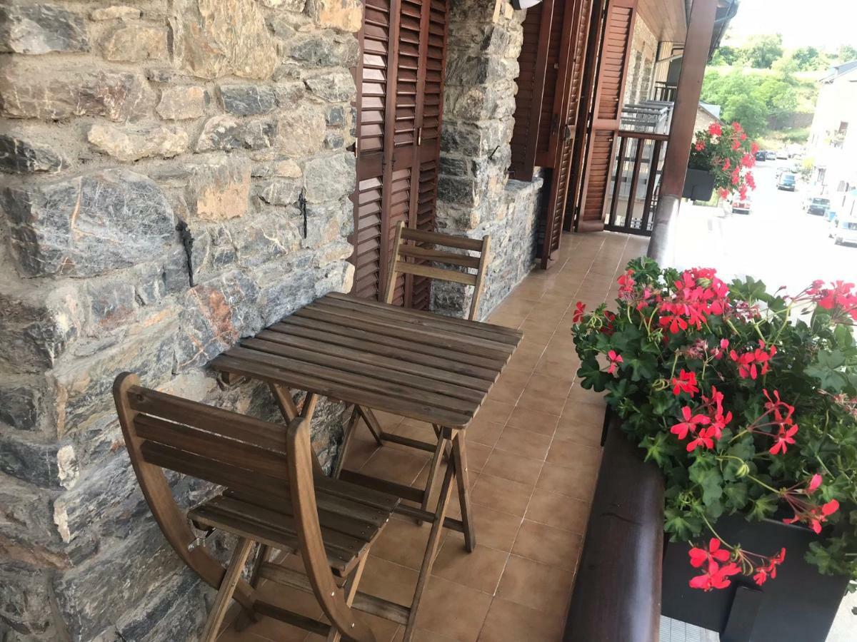 Apartament Neret II Sort Kültér fotó